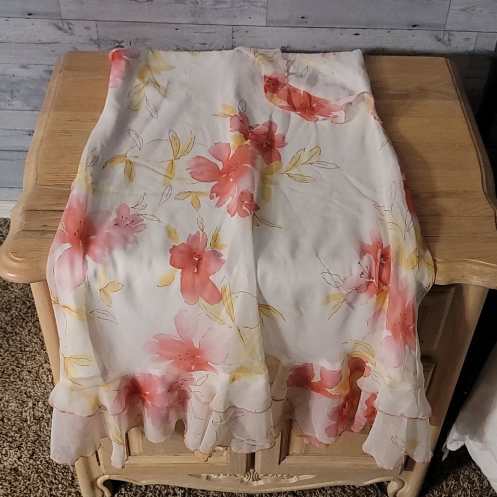 Floral dress - Picture 2 of 3